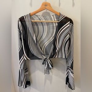 Mesh patterned beach cover